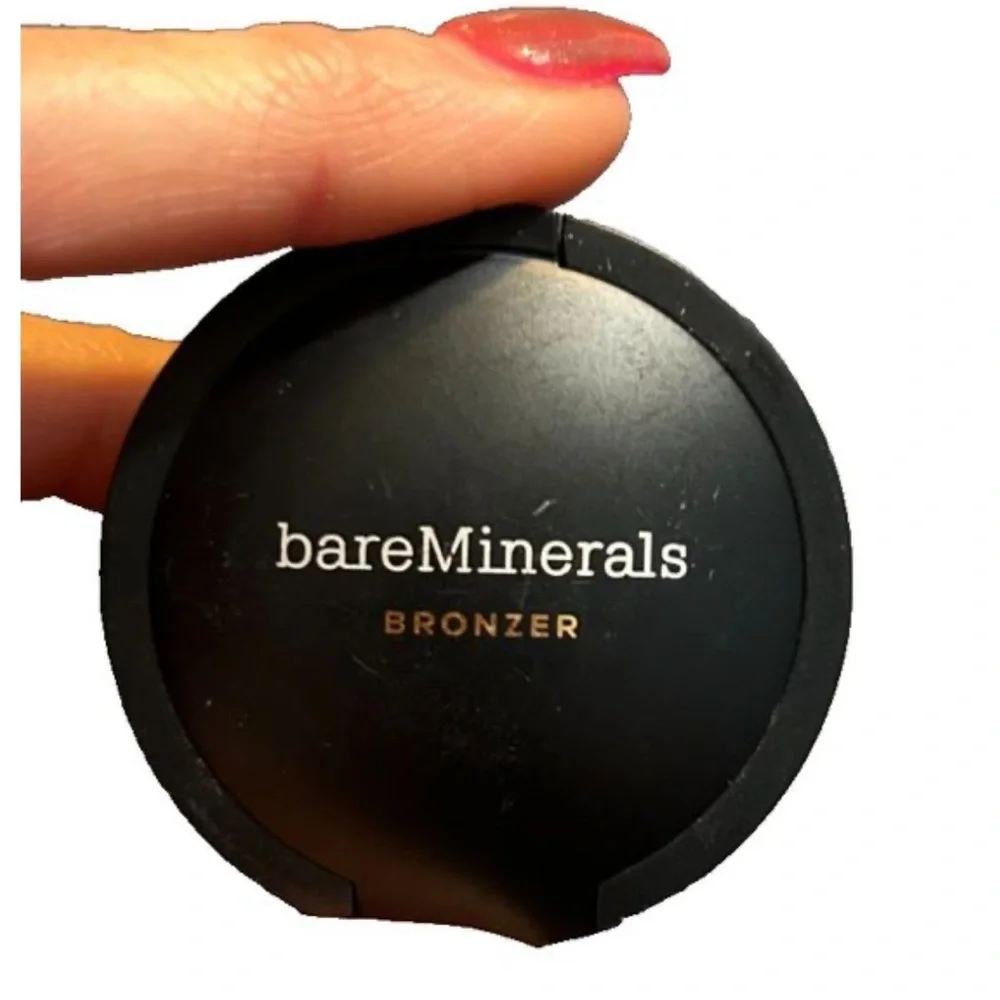 Bare Minerals Endless Summer Bronzer in Warmth natural looking less pore finish